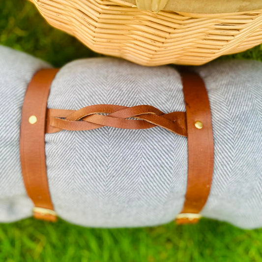 Max+Mae.co Leather Blanket Carrier